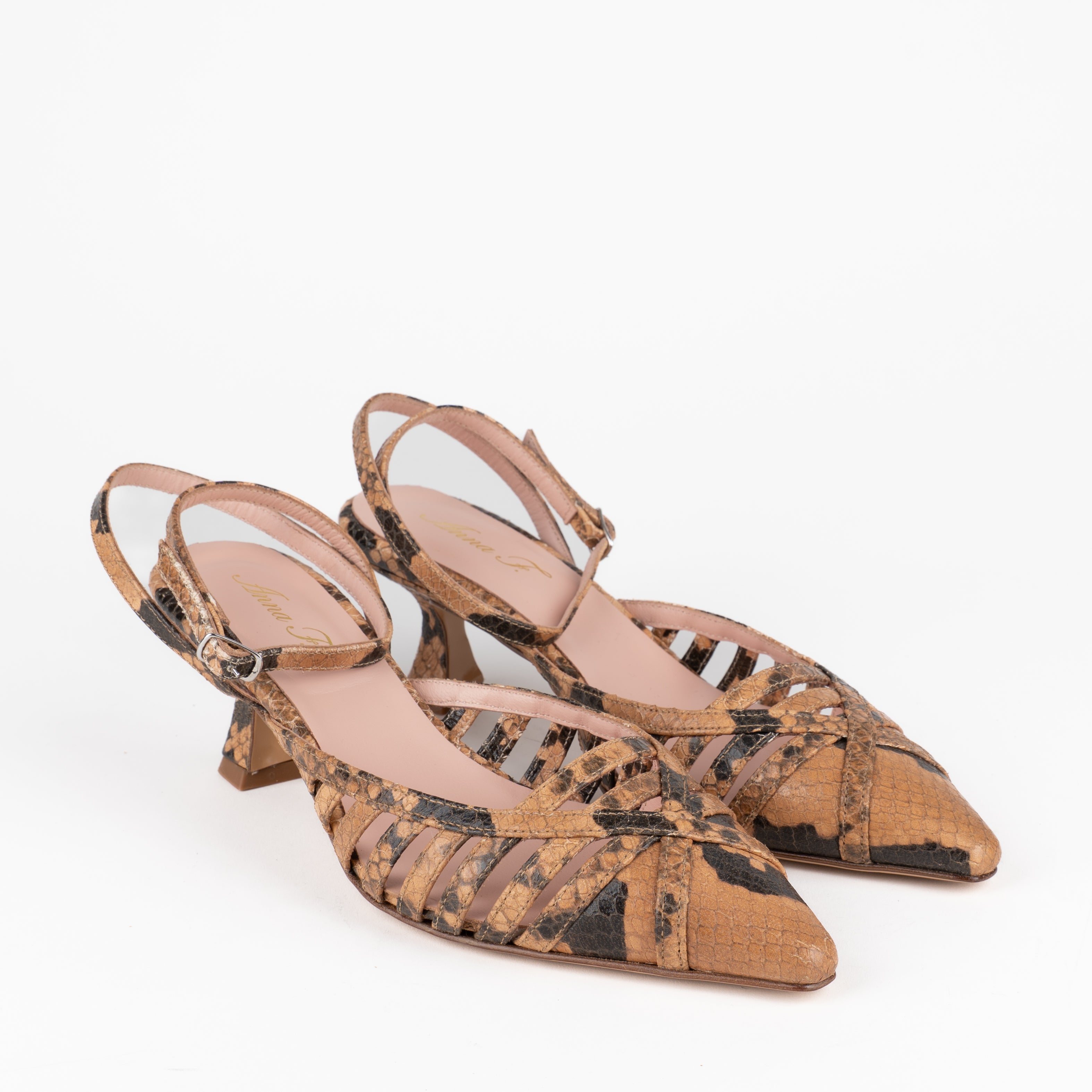 Slingback | 1741