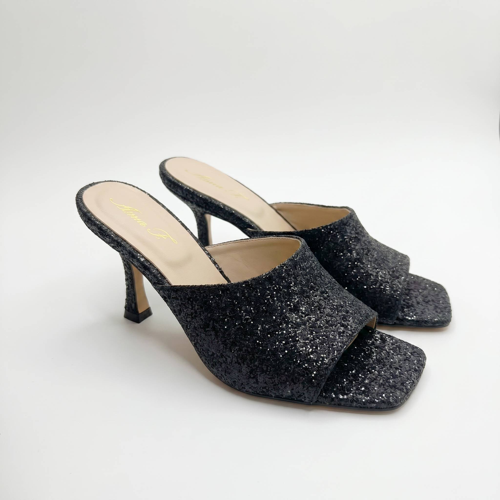 Mules SS 2026 | 3327